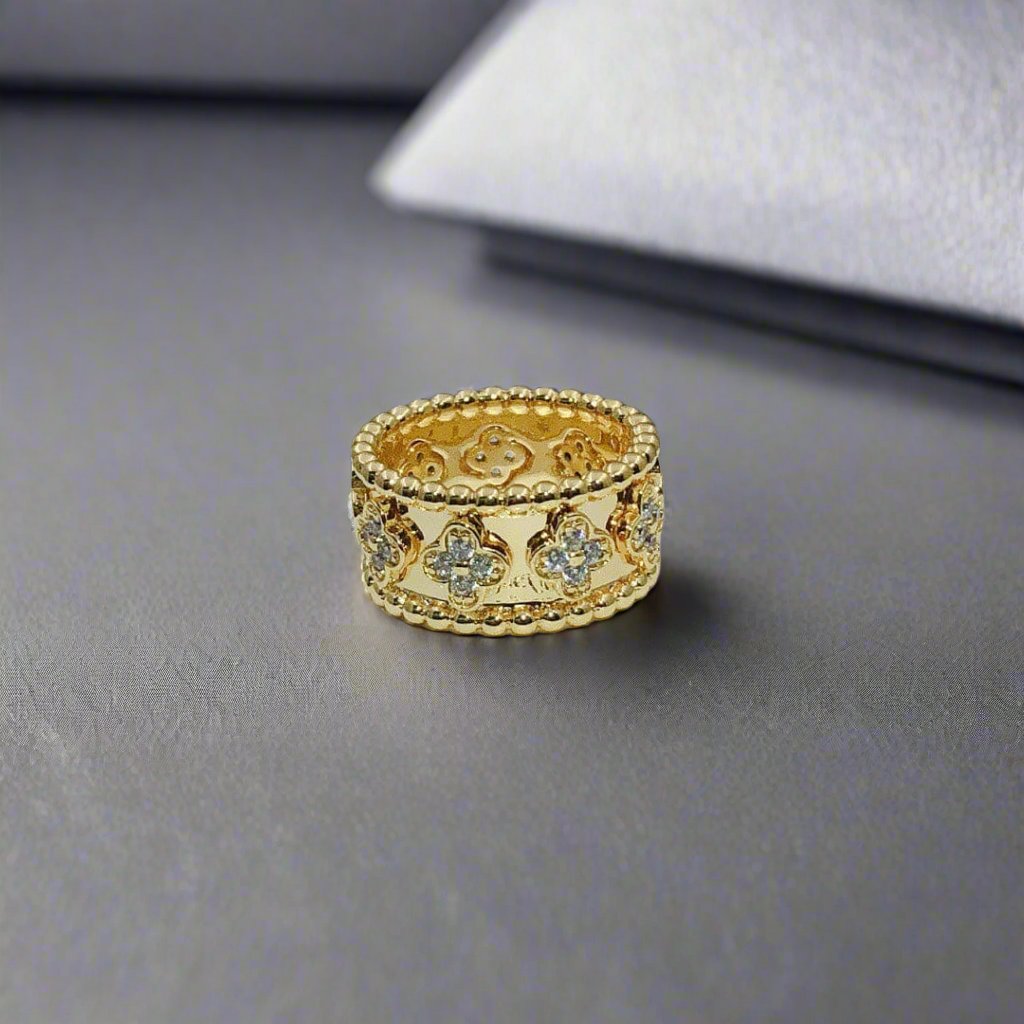 18K Perl̩e Clovers Ring