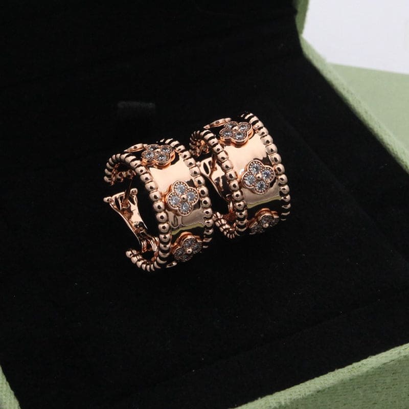 18K Perl̩e Clovers Hoop Earrings