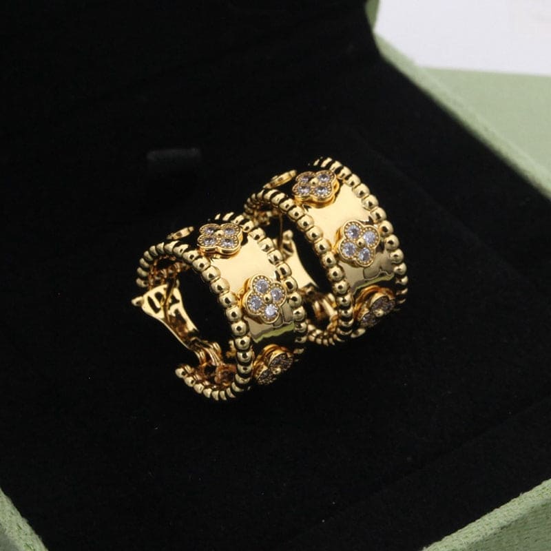 18K Perl̩e Clovers Hoop Earrings