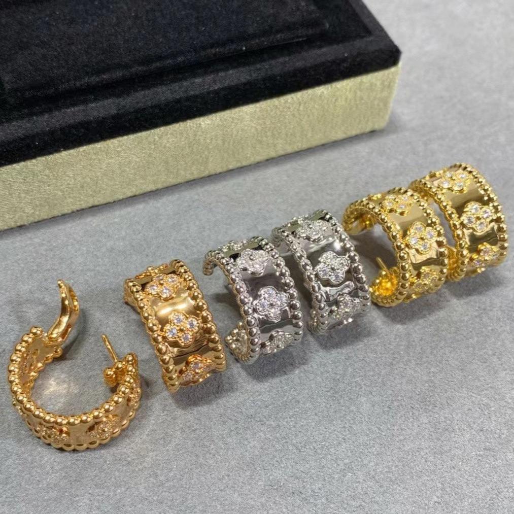18K Yellow Gold Perl̩e Clovers Hoop Earrings